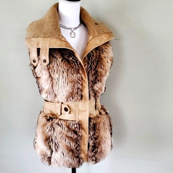 BKE Faux Fur Belted Vest - Size S - Gorgeous Cond. - Picture 2 of 11